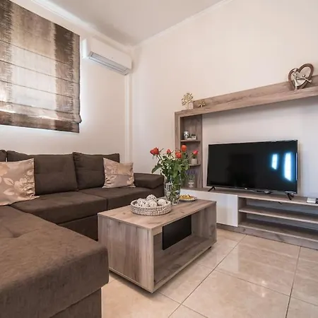 Effie's Two Bedroom *