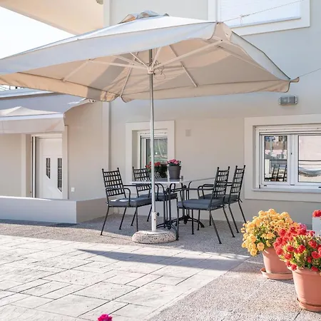 Effie's Two Bedroom Appartement *