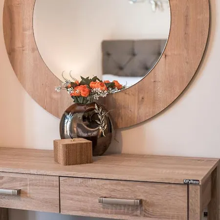 アパート Effie's Two Bedroom ナフプリオ