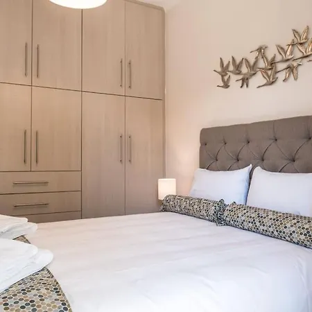 Effie's Two Bedroom Daire *